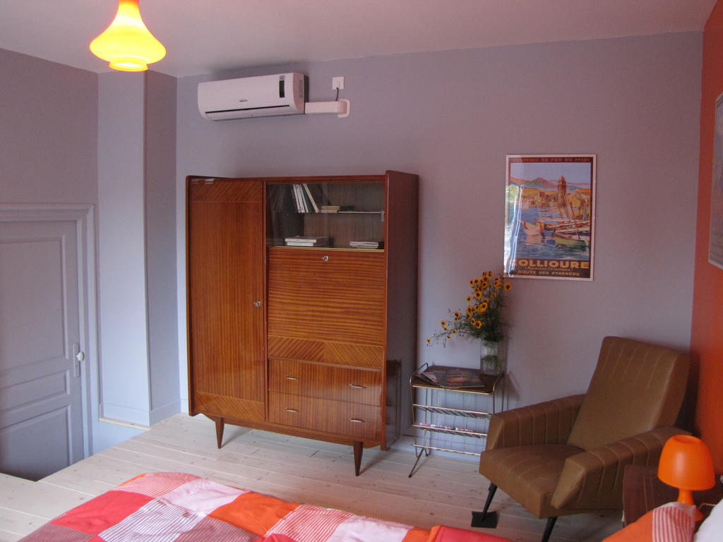 La Gare De Millas Chambres D'Hotes Rom bilde
