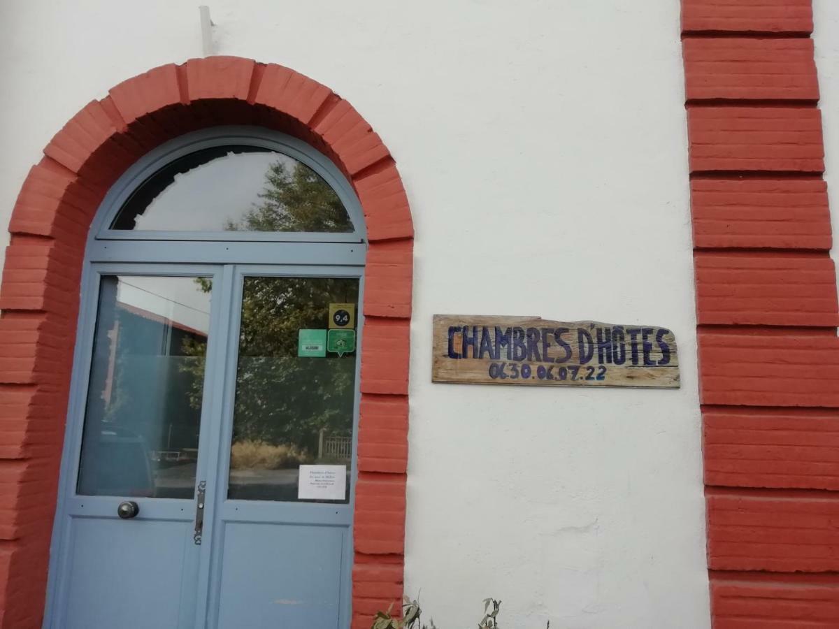 La Gare De Millas Chambres D'Hotes Eksteriør bilde